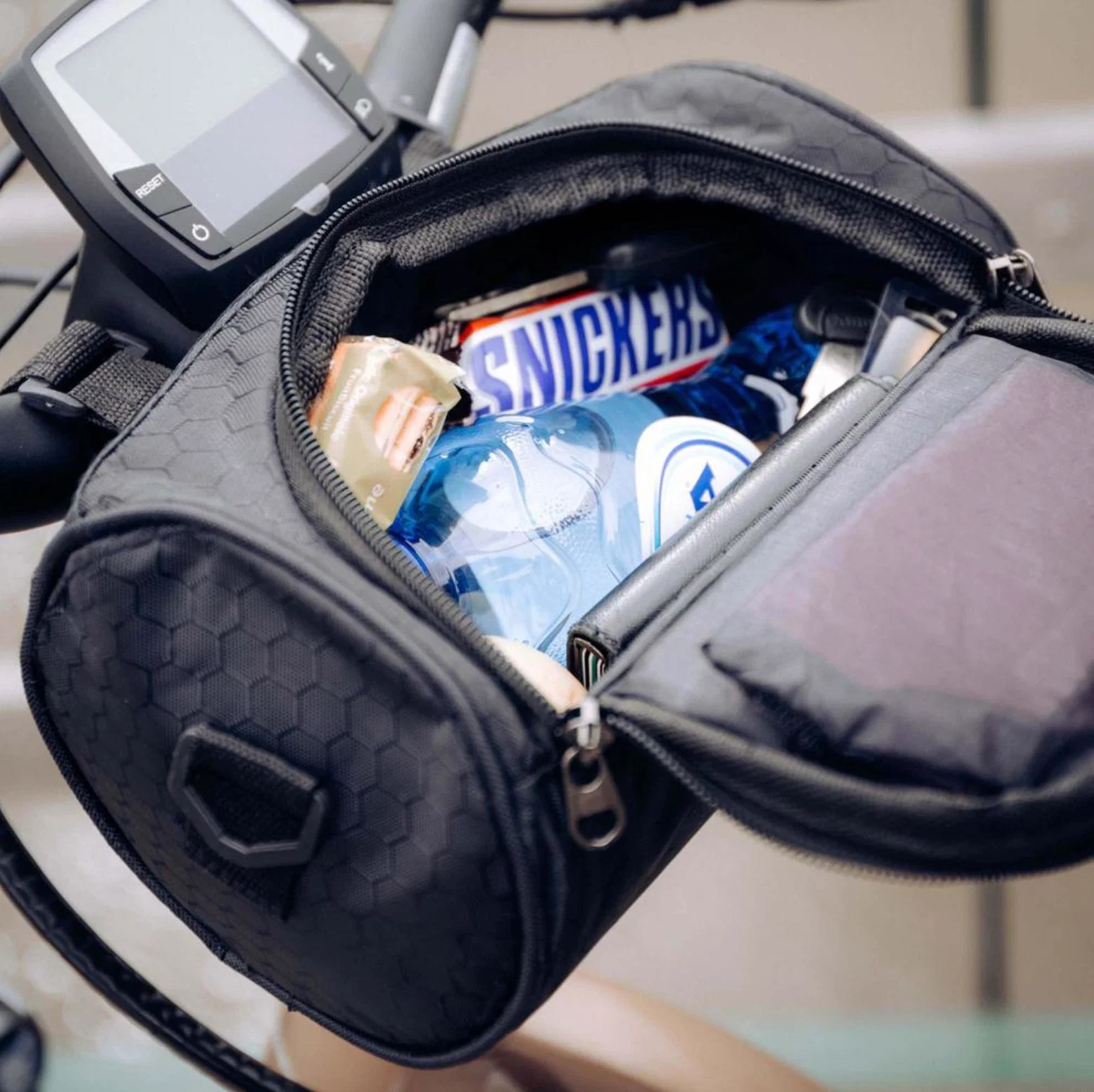 bicycle-bag-with-touchscreen-41191865_7.jpg